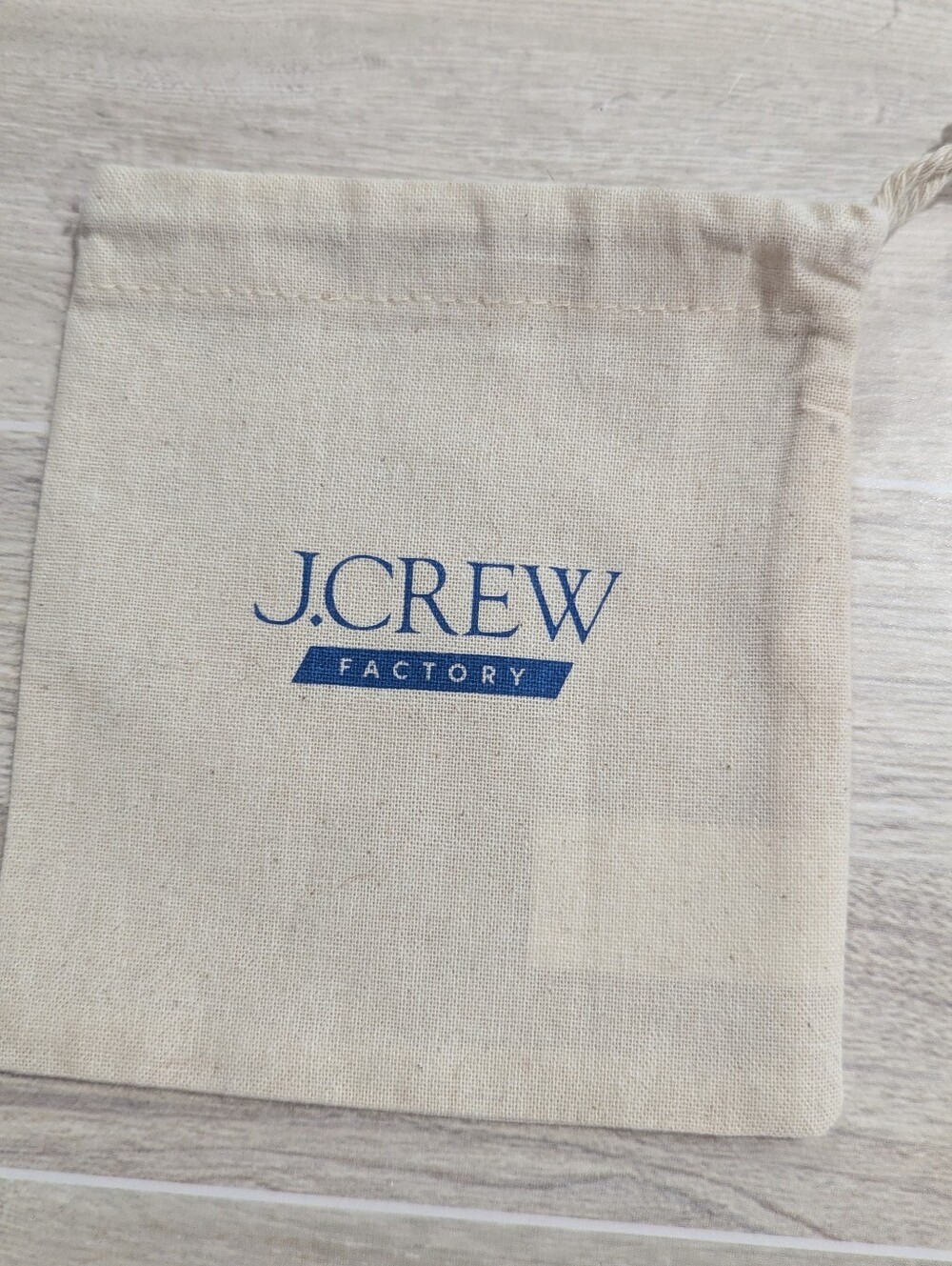 J. Crew Starfish Earrings Gold Studs Set W/Dustbag Coastal Prep Beach *NWT - Picture 3 of 5